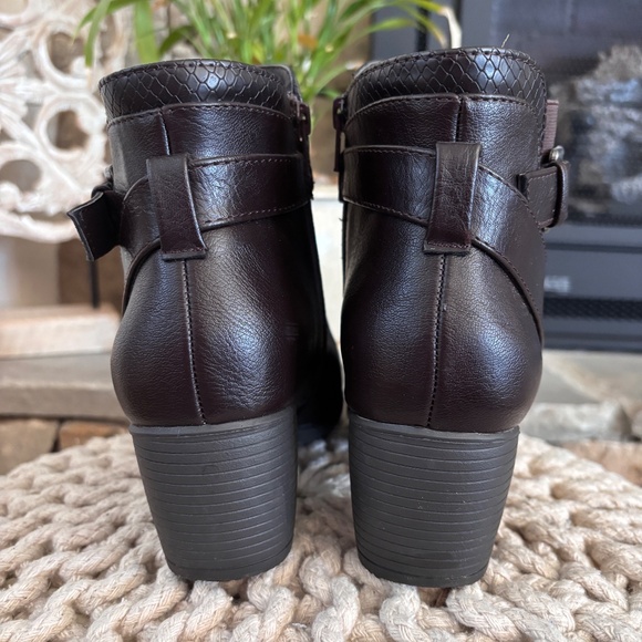 Croft & Barrow Women's Ortholite Ankle Boots Brown Faux Leather SZ7 Block Heels - Picture 8 of 13